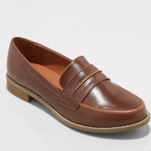Universal Thread loafers!